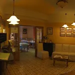 Orejas 2* ليون