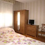 Orejas 2* León