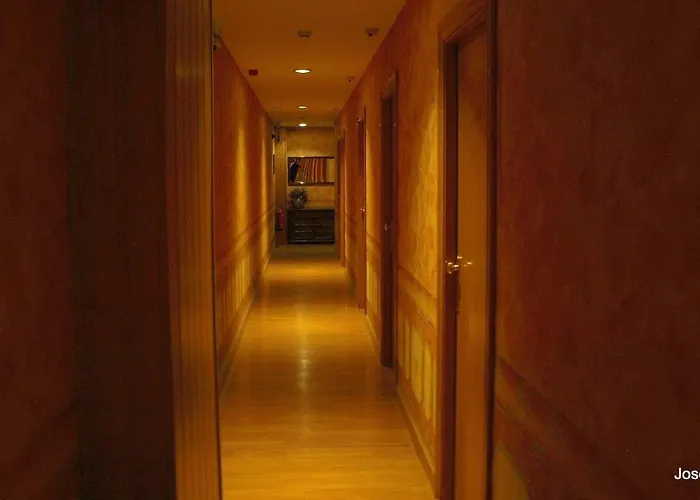 ゲストハウス Orejas 2*