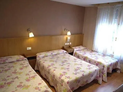 Orejas ゲストハウス 2*