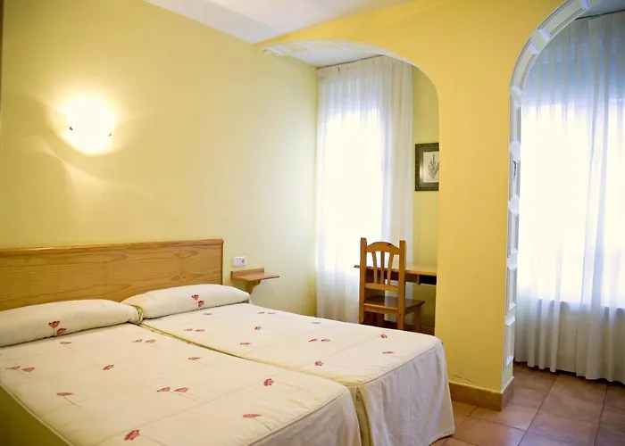 ゲストハウス Orejas 2*